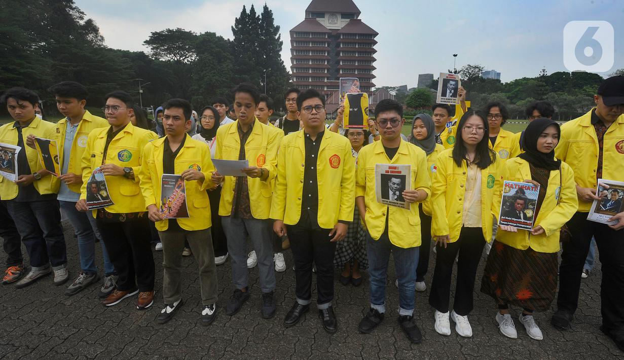 Peserta aksi yang tergabung dalam ALiansi  Badan Eksekutif Mahasiswa (BEM) Universitas Indonesia (UI) menyampaikan penolakannya terkait biaya pendidikan di UI di Lapangan Rotunda, kampus UI Depok, Jawa Barat, Jumat (23/06/2023). (merdeka.com/Arie Basuki)