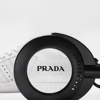 Koleksi kolaborasi Prada dan Adidas yang dirilis dalam jumlah terbatas.
