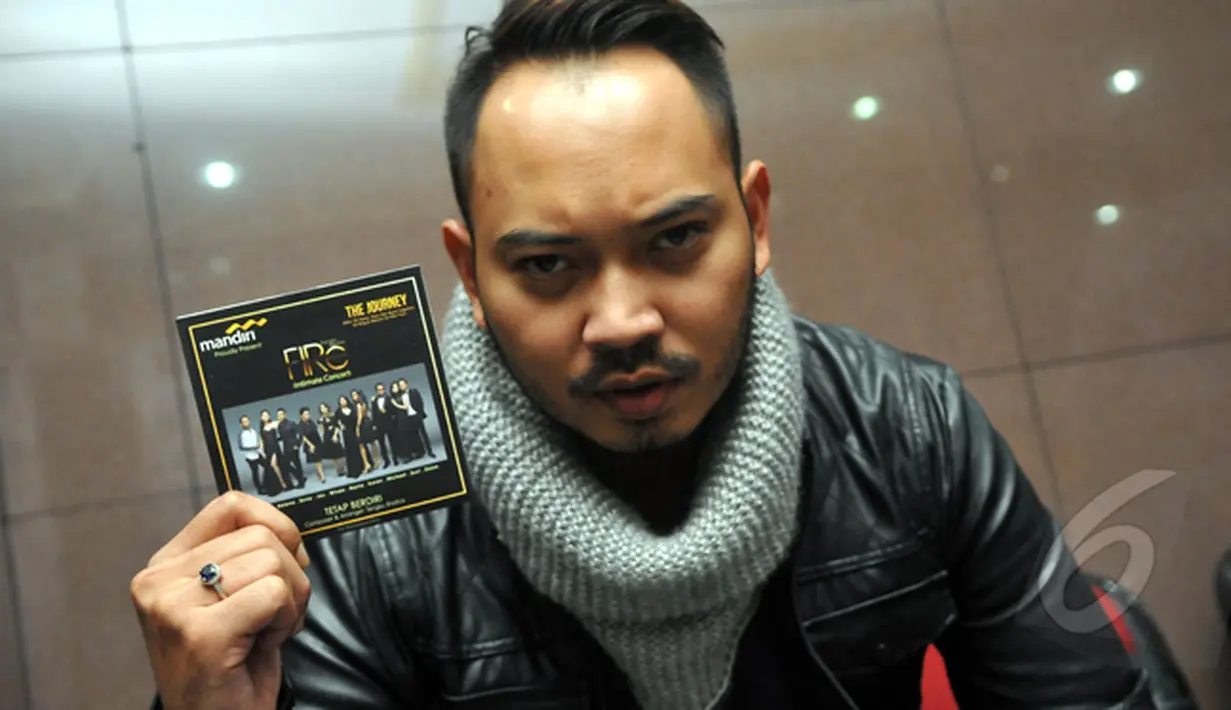 Lucky Idol saat menghadiri konferensi pers peluncuran singgle pertama dari grup musik FIRE (First Idol REunion), Jakarta, Jumat (23/1/2015). (Liputan6.com/Panji Diksana)