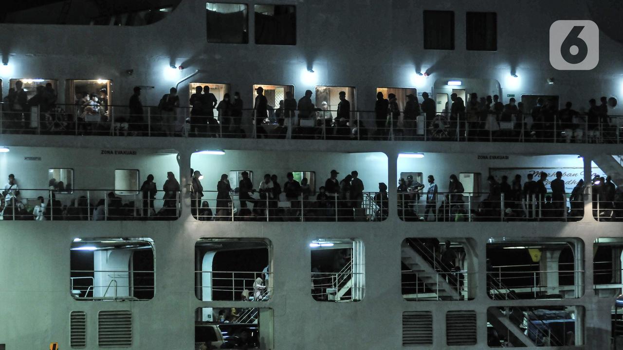 Puncak arus Mudik Lebaran 2022 di Pelabuhan Merak Banten