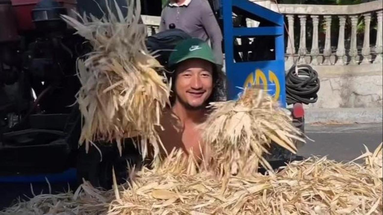 "Selamat pagi salam olahraga 💪🏾😊. #jagung," kata Isa dalam keterangan fotonya di laman instagram.