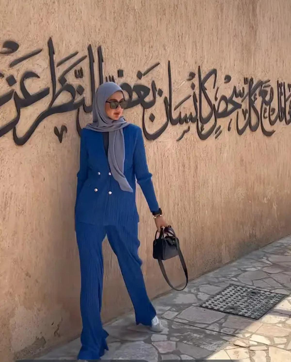 6 Pesona Paula Verhoeven Berhijab, Liburan Stylish di Dubai Tanpa Baim Wong