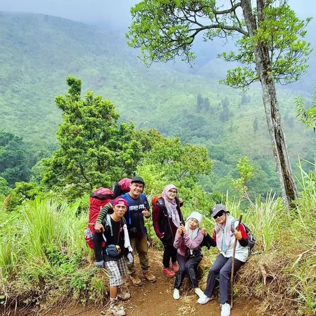 Pendaki di Gunung Pundak @ iras_2k