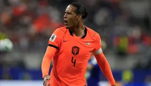 Pemain Belanda, Virgil van Dijk, bereaksi dalam pertandingan Grup F Piala Dunia 2026 melawan Jepang di Arlington, Texas, dekat Dallas, Senin (15/6/2026) dini hari WIB. (AP Photo/Tony Guttierez)
