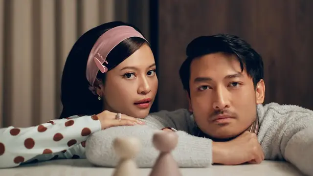 Pemotretan Hanggini dan Luthfi Aulia Bergaya Retro, Foto Romantis Pertama di 2025