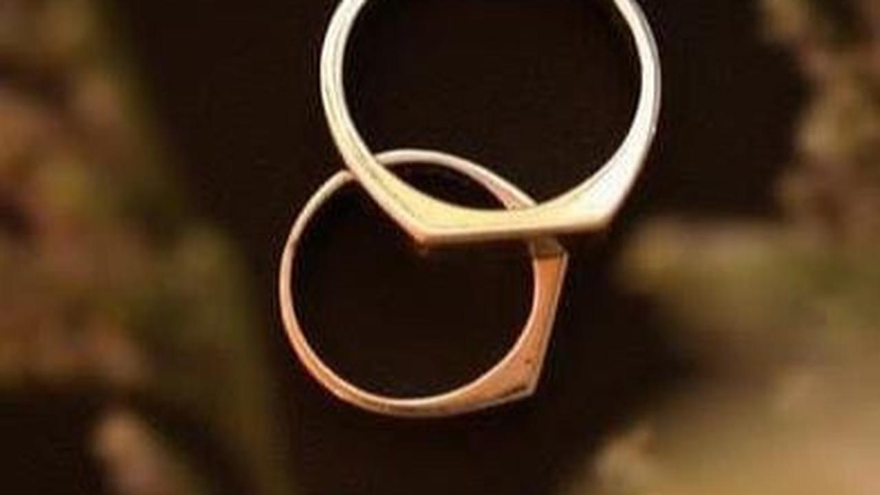 Ini dia potret cincin pernikahan Didi dan juga Cita. Desainnya simple namun elegan.