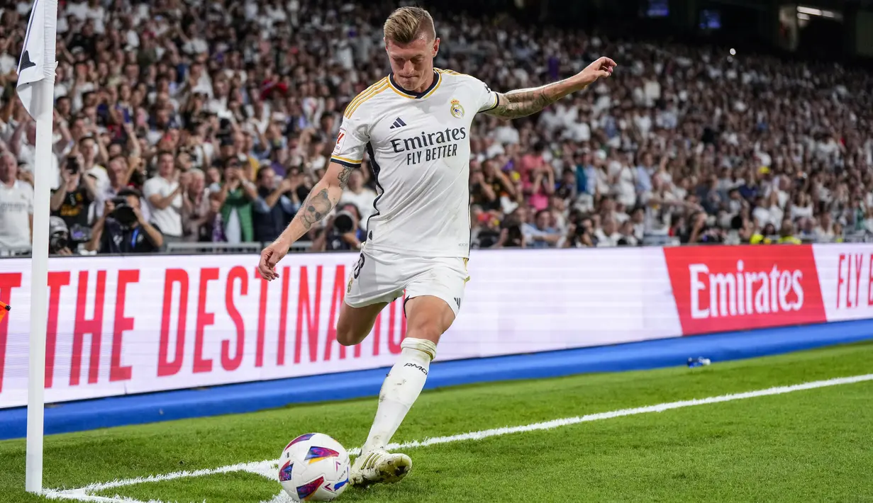 Sang Maestro - julukan Kroos, menunjukkan aksi terbaiknya bersama Real Madrid sepanjang laga.  (AP Photo/Manu Fernandez)