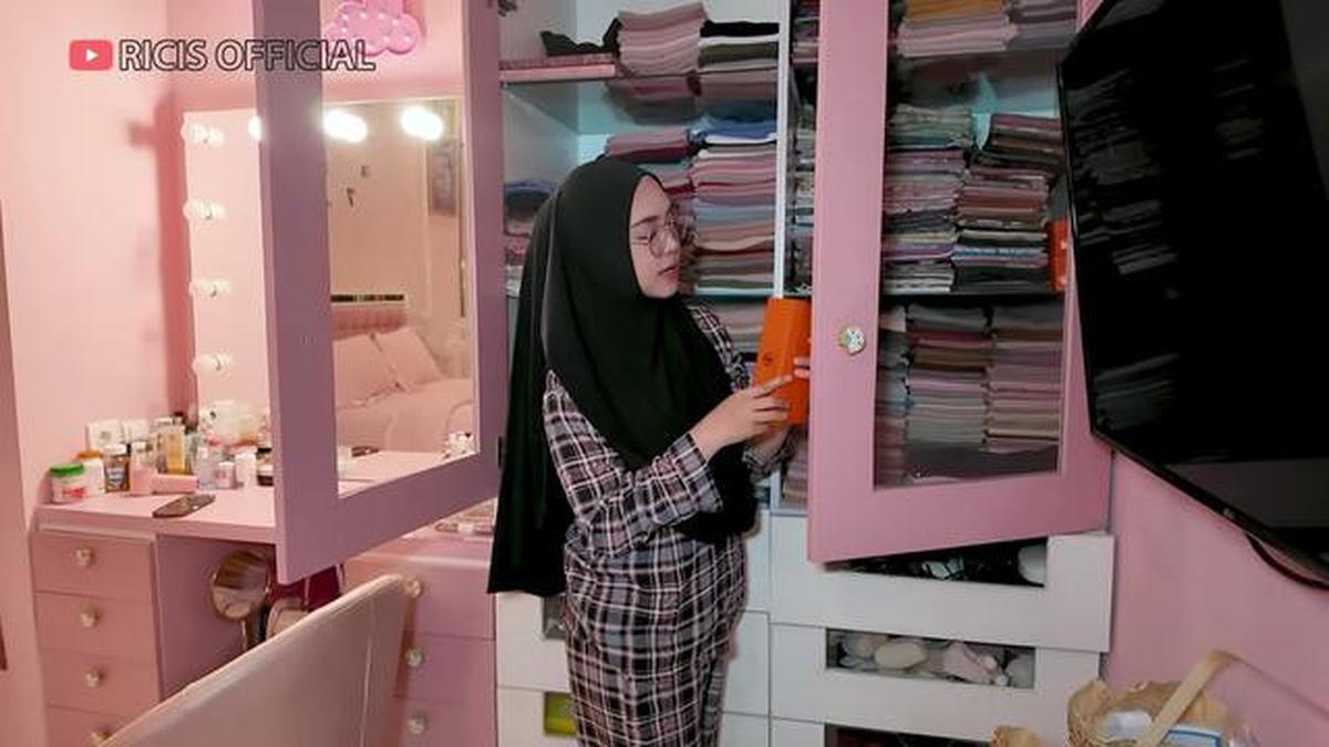 11 Potret Kamar Pink Ria Ricis di Rumah Lama, Room Tour Terakhir Sebelum Pindahan