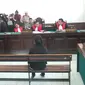 Terdakwa Desi Ariani menjalani sidang kasus penculikan bayi di PN Bandung, Jabar. (Liputan6.com/Okan Firdaus)