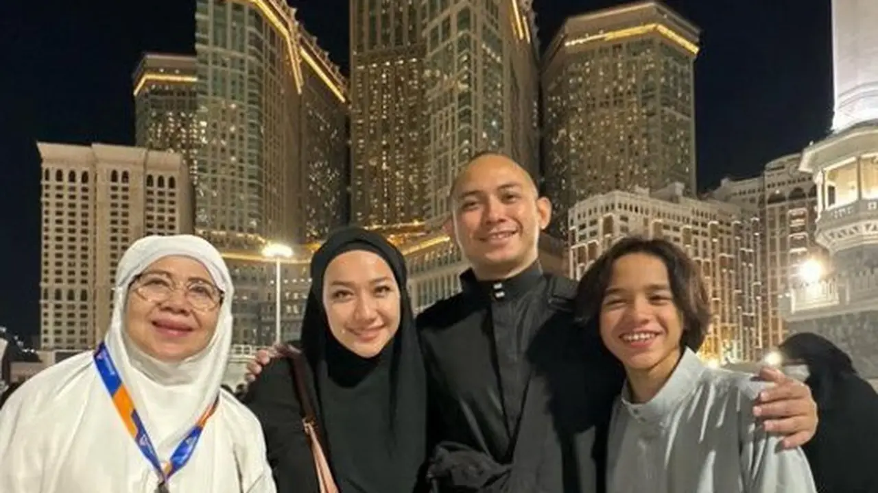Potret BCL, Tiko, Noah, dan ibu BCL  (Sumber: Instagram/itsmebcl)