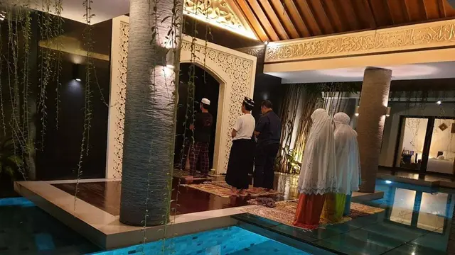 6 Potret Musala Ary Ginanjar yang Curi Perhatian, Di Atas Kolam Renang