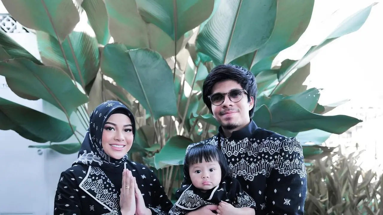 Baju lebaran artis