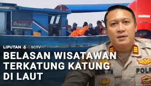 Belasan Wisatawan Terkatung-katung di Laut