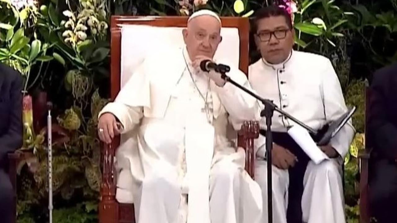 Viral, Begini Momen Paus Fransiskus Berkati Anak Nadiem Makarim