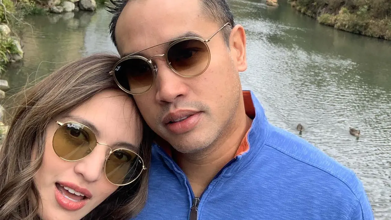 [Fimela] Nia Ramadhani dan Ardi Bakrie