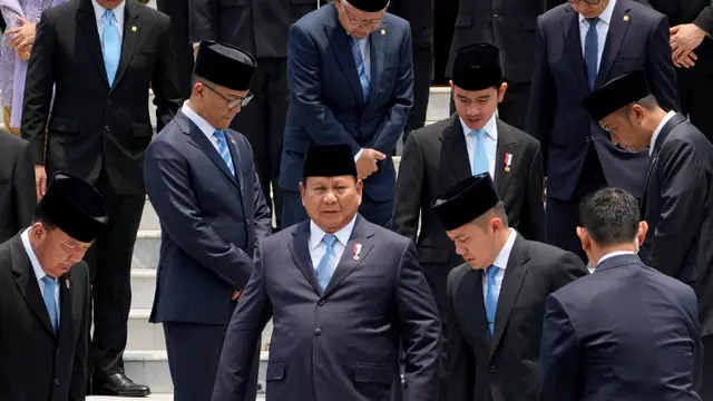 Usai Dilantik, Para Menteri dan Kepala Lembaga Kabinet Merah Putih Berfoto Bersama