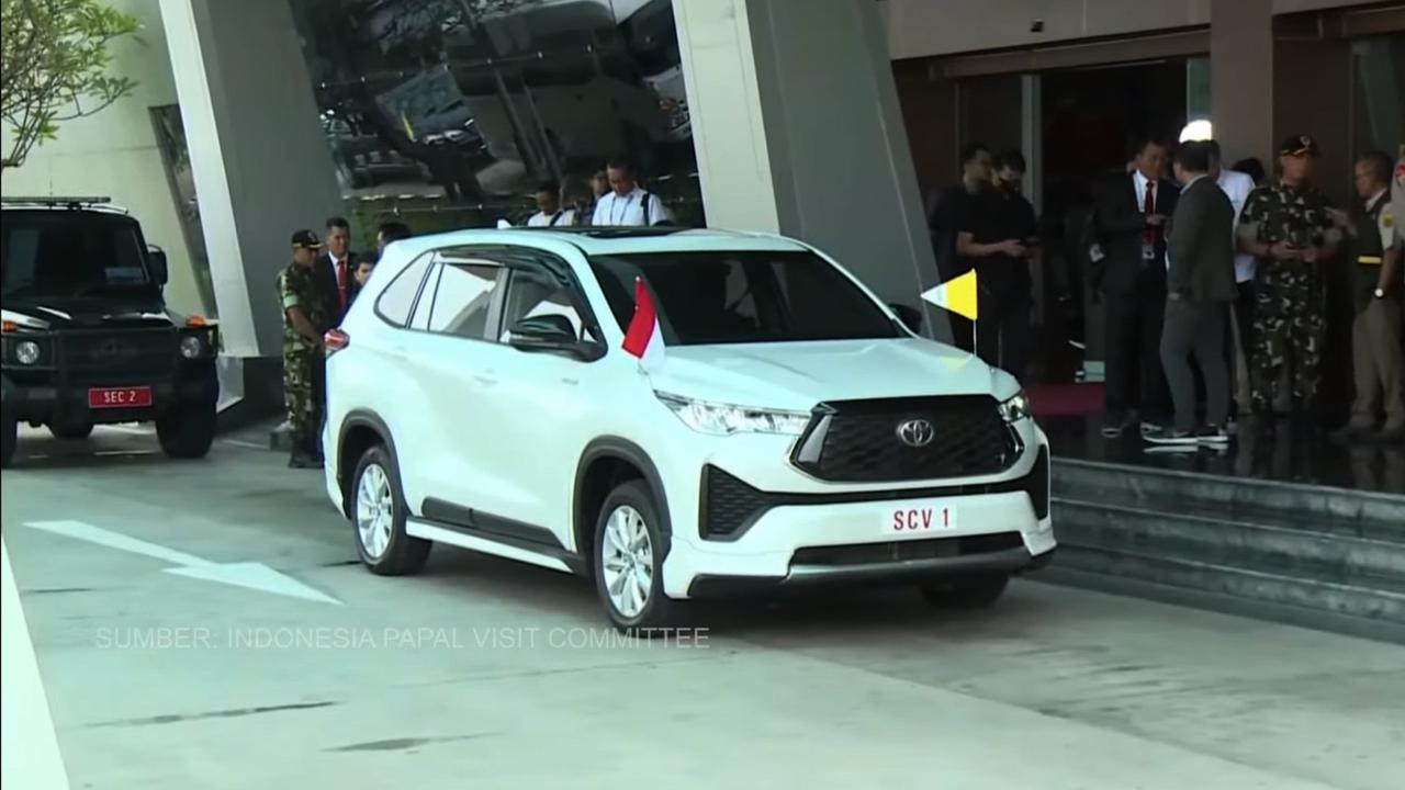 Dikenakan oleh Paus Fransiskus, berikut adalah kelebihan dan kekurangan dari Toyota Innova Zenix