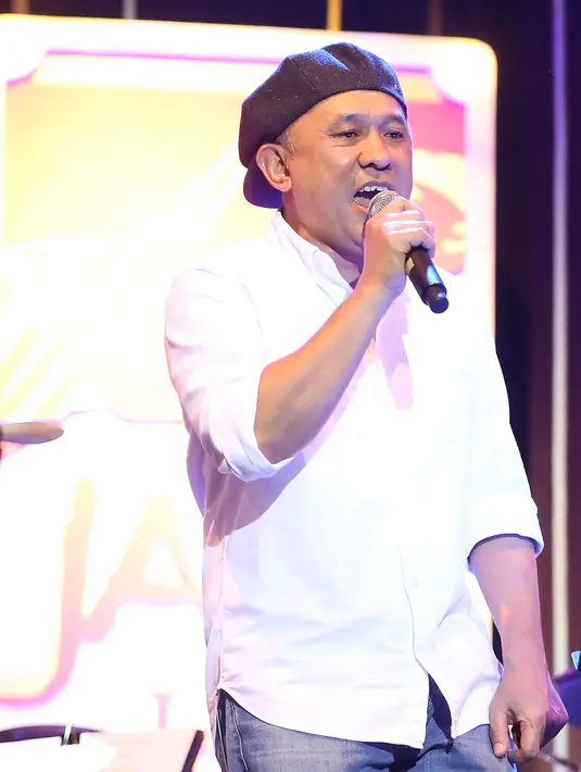 Yang kedua, Elek Yo Band tampil dalam acara jazz terbesar di Indonesia. Perhelatan musik Jazz yang menampilkan musisi handal baik dalam dan luar negeri. Penampilannya di Java Jazz 2018 itu mampu menyedot perhatian pengunjung. (Bambang E Ros/Bintang.com)