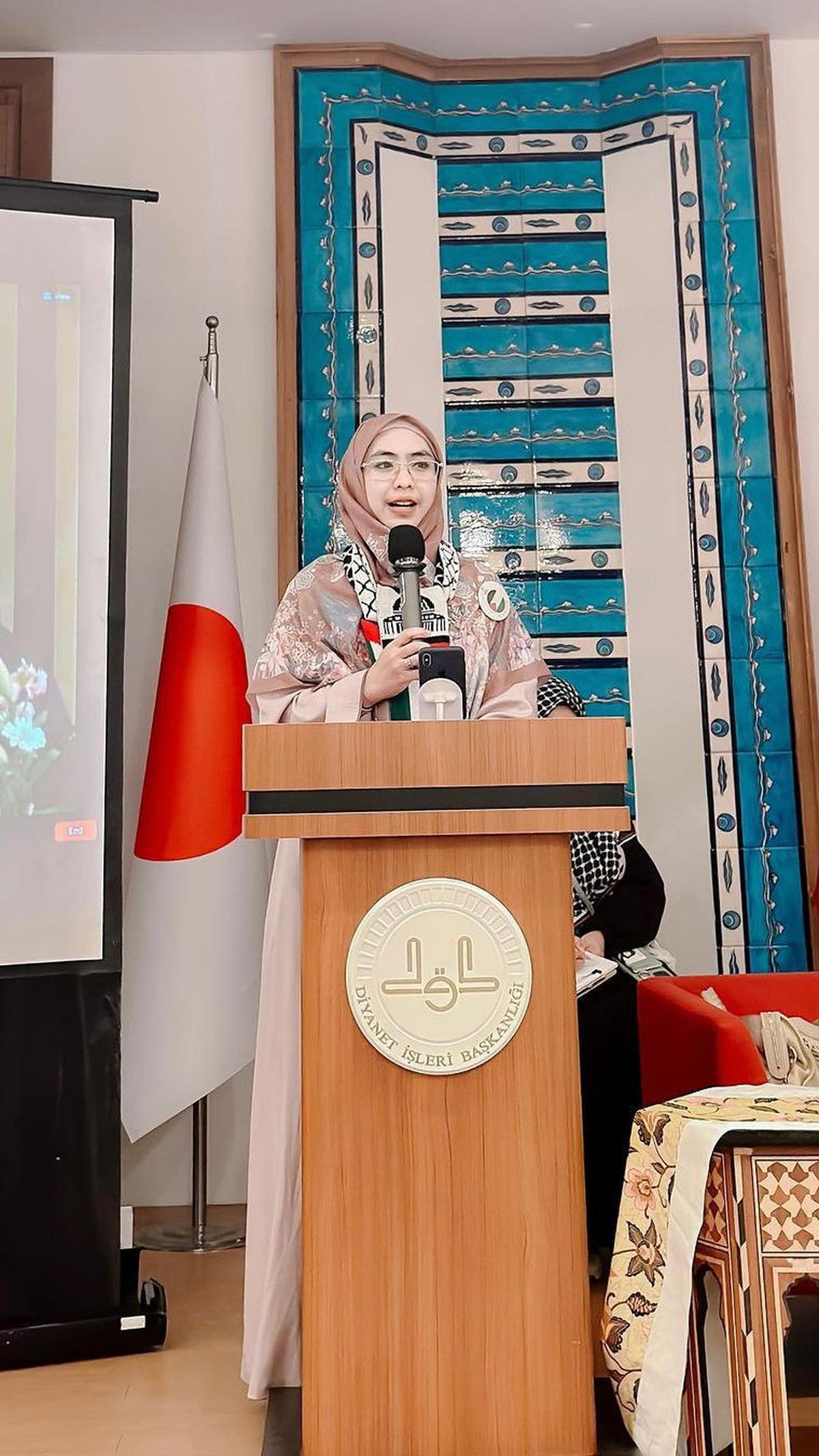Tetap Mengisi Ceramah di Indonesia Secara During <br>