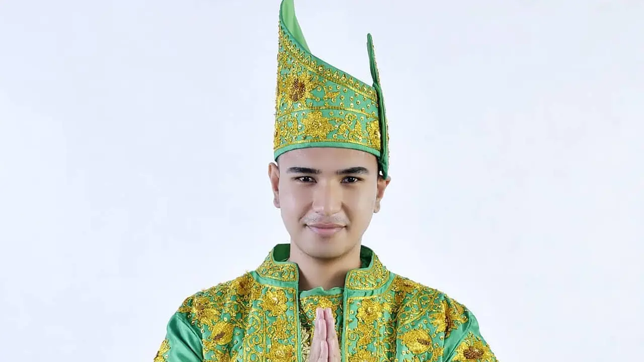 7 Gaya Hari Putra LIDA 2020 Saat Pakai Busana Adat Ini Keren