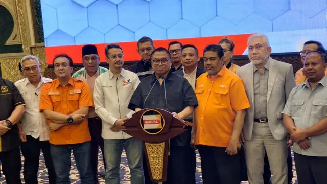 Ketua umum atau Ketum Partai Hanura Oesman Sapta Odang atau Oso mengumumkan pembentukan Sekretariat Bersama (Sekber) Gerakan Kedaulatan Suara Rakyat.