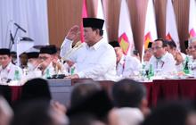 VIDEO: Prabowo Sapa 'Pasukan' Baju Merah Utusan Megawati PDIP, Satu Ruangan Pecah