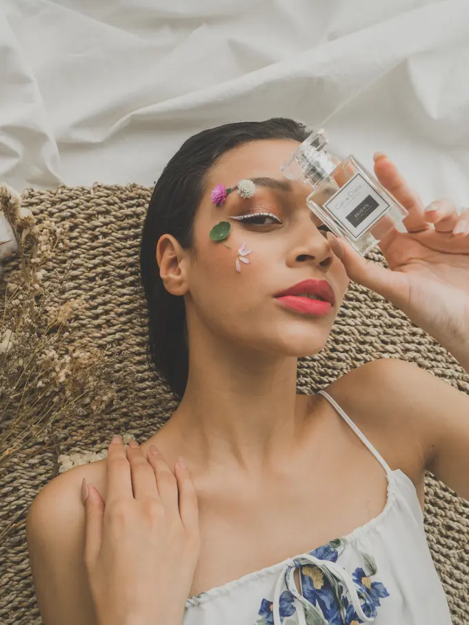 Mengabaikan Momen Pandemi di Ulang Tahun Pertama dengan Koleksi Parfum