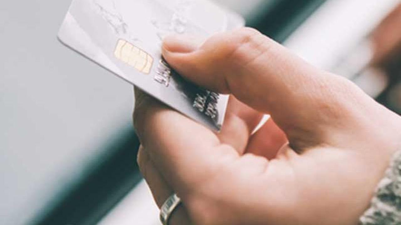Belajar dari Kasus Asri Welas, Ini Tips Aman Pakai Kartu Debit Agar Tak Dibobol