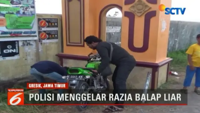 Dianggap meresahkan dan mengancam nyawa pengguna jalan, sejumlah remaja yang hendak menggelar balap liar ditangkap aparat Polsek Cerme, Gresik, Jawa Timur. Dalam razia balap liar itu, sejumlah remaja sempat berusaha kabur.