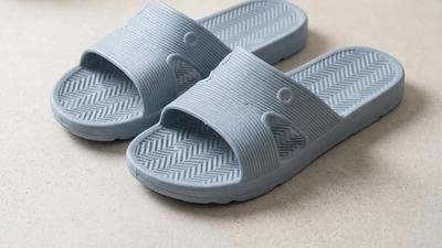 Cara Mencuci Sandal Karet agar Tidak Licin dan Tetap Awet, Ikuti Langkahnya