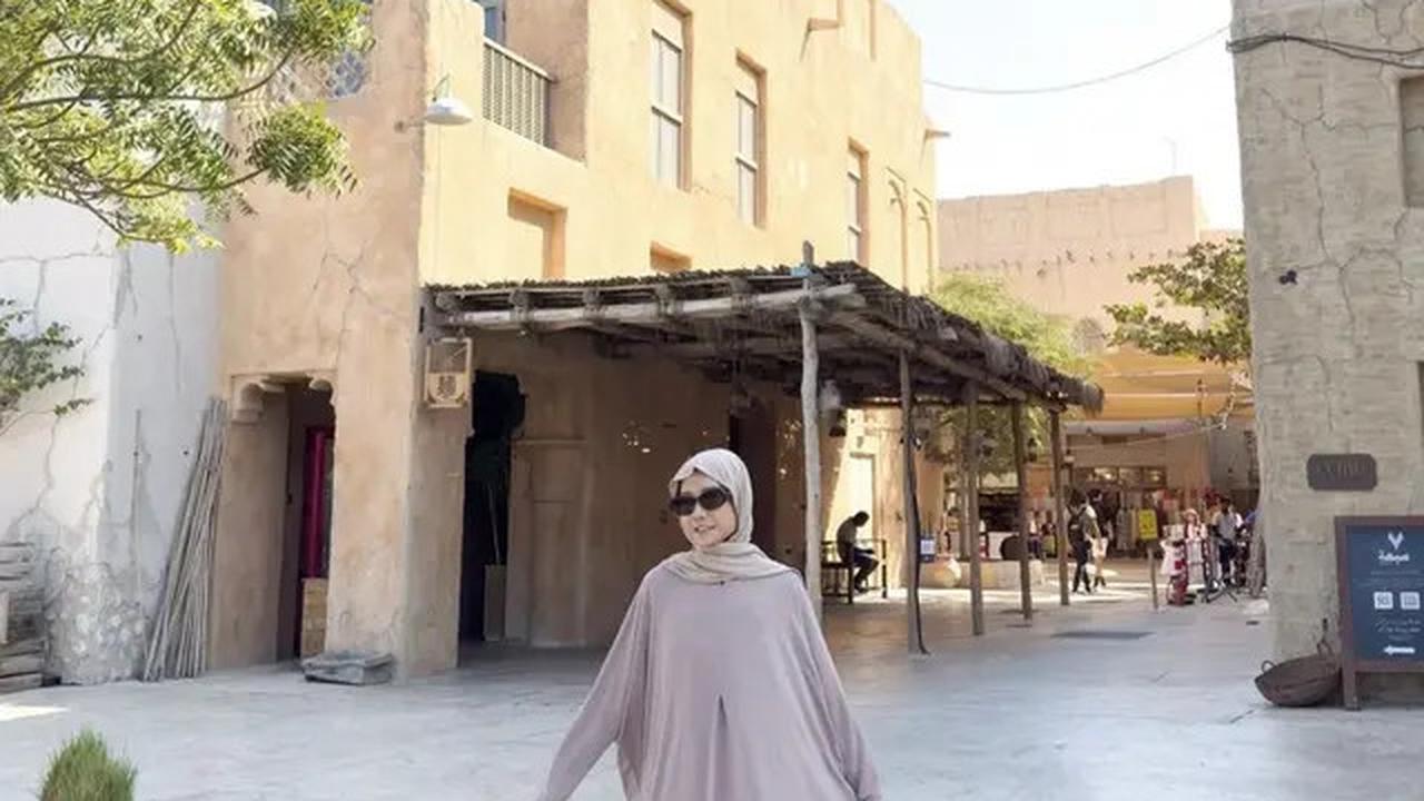 7 Potret Dokter Tirta dan Sang Istri Nisa An Nashr Umroh, Sering Dikira Masih Duda