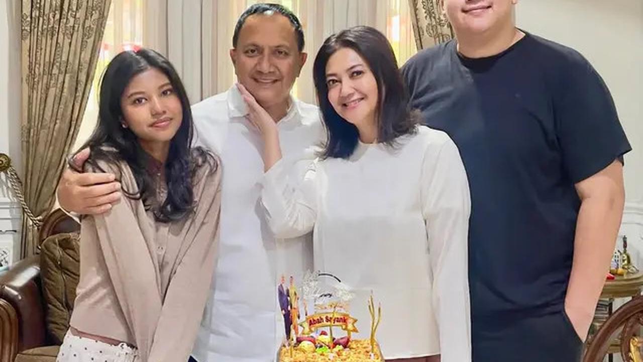8 Potret Kedekatan Bella Saphira dengan Putra Sambungnya, Momen Pengajian saat Mantu Bikin Haru