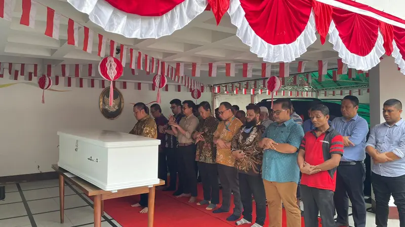 Kemlu RI memfasilitasi pemulangan jenazah WNI korban kerusuhan Bangladesh. (Dok. Kemlu RI)