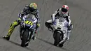 Pebalap Movistar Yamaha, Valentino Rossi, mencatatkan waktu 1 menit 38,736 detik pada sesi kualifikasi MotoGP Jerez, Sabtu (23/4/2016). (EPA/Jose Manuel Vidal)