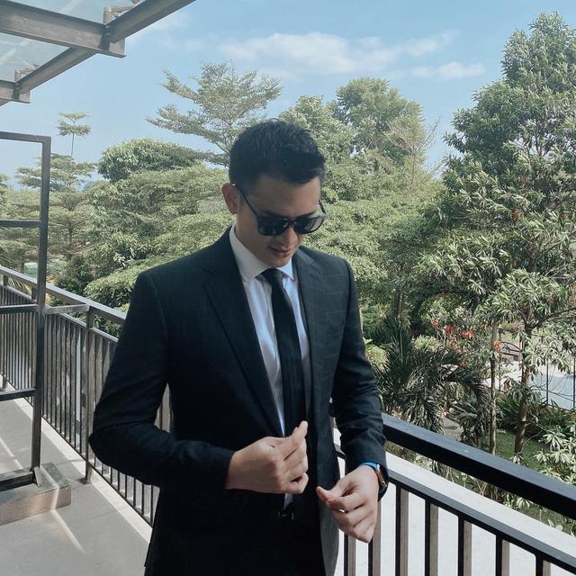 Rezky Aditya. (Foto: Instagram @thereal_rezkyadhitya)