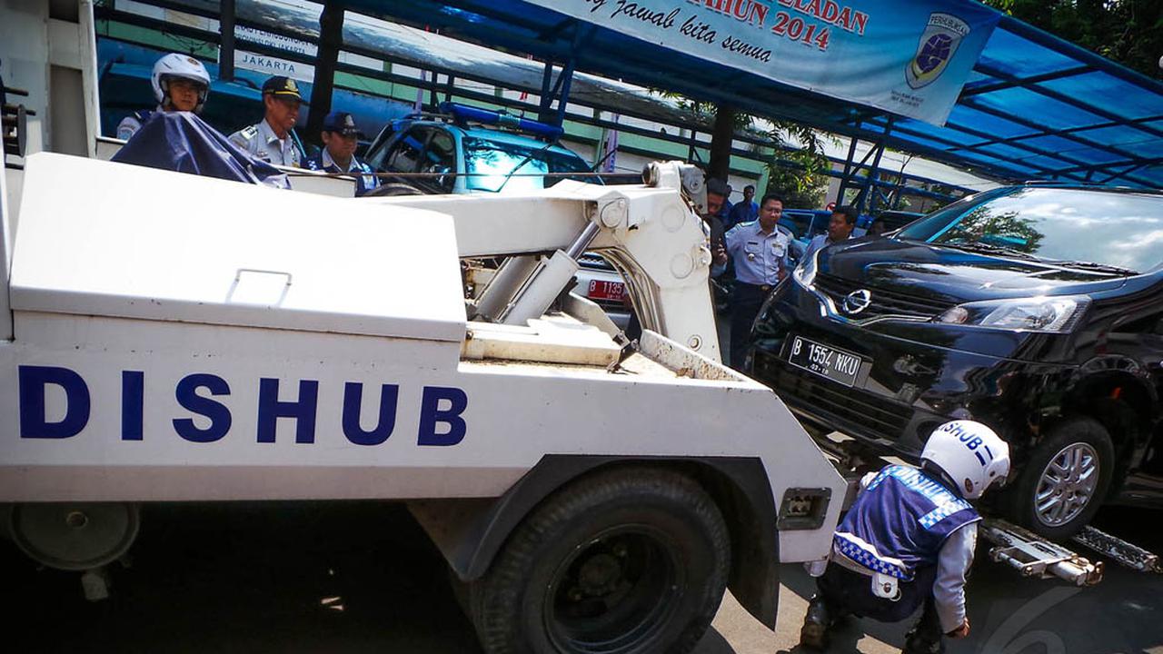 <i>Kegep<i/> Parkir Liar, Pengendara Wajib Transferi Pemprov