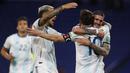 Pemain Argentina merayakan gol yang dicetak Lionel Messi ke gawang Ekuador pada laga kualifikasi Piala Dunia 2022 di Stadion Bombonera, Jumat (9/10/2020) pagi WIB. Argentina menang 1-0 atas Ekuador. (AFP/Agustin Marcarian/pool)