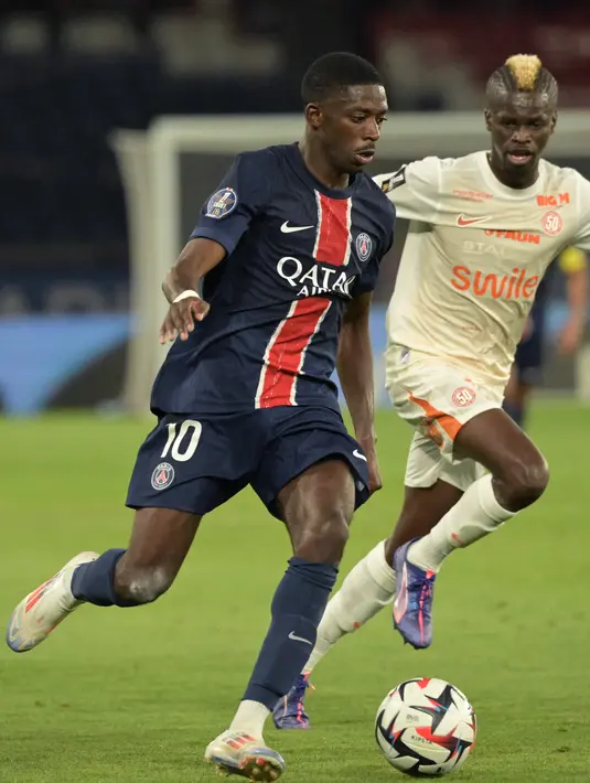 <p>Kemenangan telak ini memastikan PSG memuncaki klasemen Liga Prancis sementara. (Bertrand GUAY / AFP)</p>