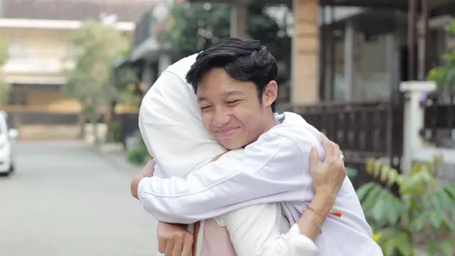 6 Potret Kebersamaan Kiesha Alvaro dan Ibunda, Bak Kakak Adik