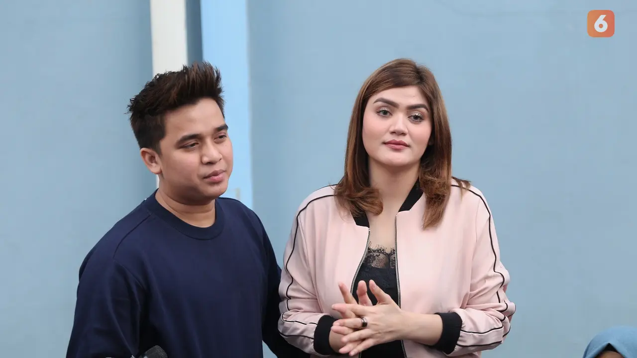 [Bintang] Billy Syahputra dan Hilda Vitria