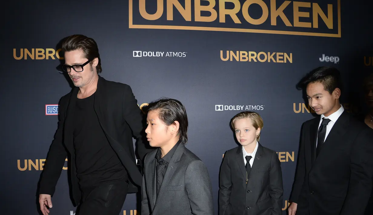 Nampaknya pertemuan itu sangat mengharukan, namun semua itu tidak akan membuat Brad Pitt dan Angelina Jolie membatalkan perceraiannya.  Proses perceraian keduanya pun akan tetap berlanjut. (AFP/Bintang.com)