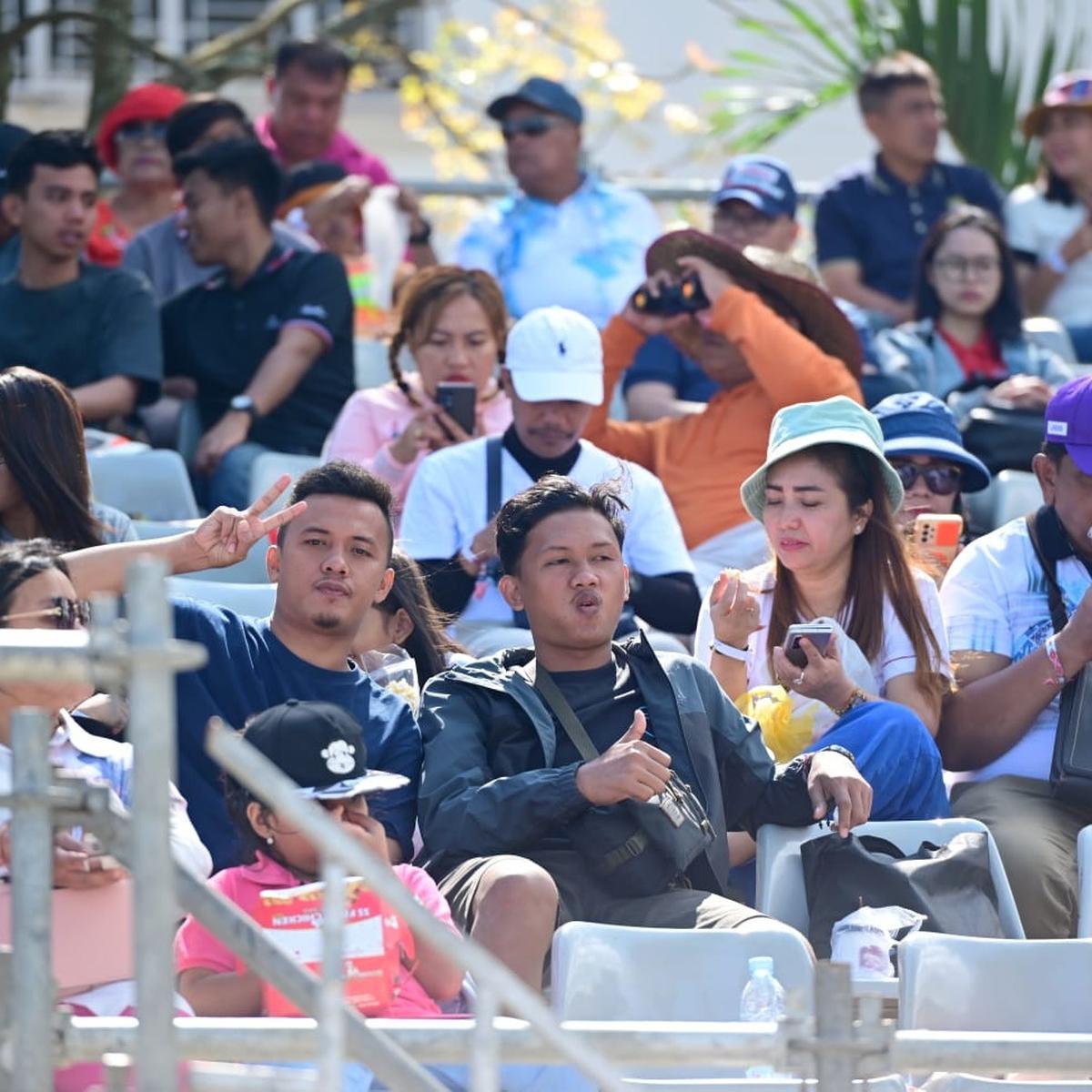 Presiden Jokowi Saksikan Seri Perdana F1H2O di Danau Toba