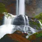 Curug Cikanteh, salah satu keindahan yang ada di Geopark Ciletuh Pelabuhan Ratu. Foto: Ron Agusta.