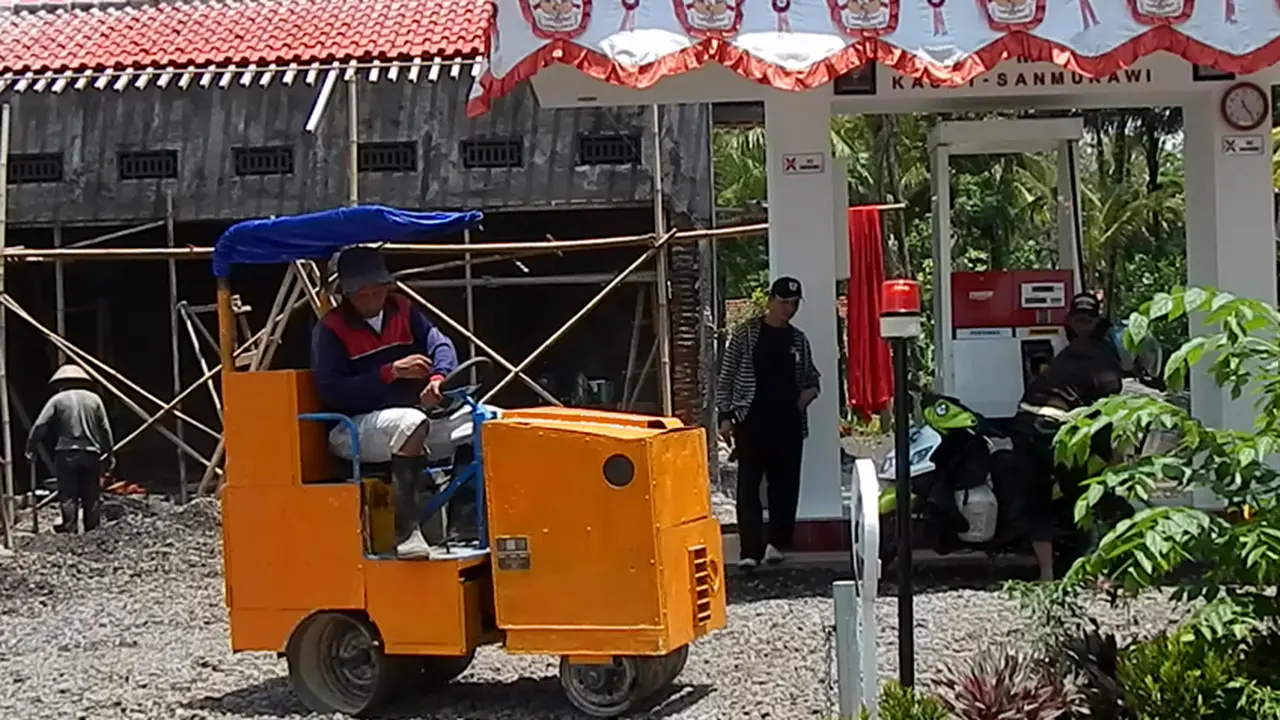 Pria Lulusan SD Ini Temukan Solusi Mesin Pengaspal Jalan