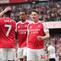 Pemain Arsenal, Viktor Gyokeres (kanan), merayakan gol bersama rekan setimnya dalam pertandingan Liga Inggris melawan Fulham di Emirates Stadium, Inggris, Sabtu (2/5/2026) malam WIB. (AP Photo/Kin Cheung)