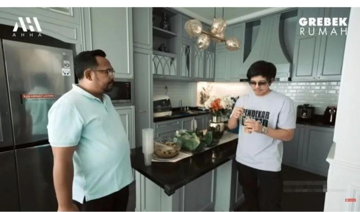 Kabar Bedu terjerat pinjol pun viral dan menjadi sorotan warganet. Namun belum lama ini perwakilan dari manajemen Bedu, Ayu menyatakan bahwa Bedu tidak terlibat dalam utang pinjol.&nbsp;