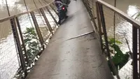 Cerita Mencekam Warga Terperosok ke Sungai Akibat Jembatan Ambruk Saat Mau Nyoblos Kades di Sukabumi