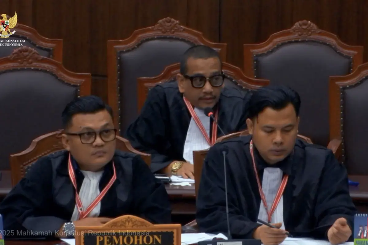 Pasangan calon bupati dan wakil bupati Bandung Barat nomor urut 03 Hengki Kurniawan-Ade Sudrajat Usman mengajukan gugatan sengketa Pilbup Bandung Barat 2024 ke Mahkamah Konstitusi (MK).