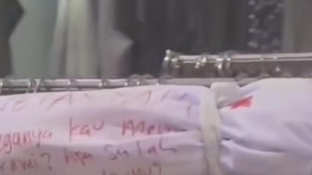 Viral Aksi Massa Pro Palestina Protes Bawa 'Pocong' ke ZARA di Jaksel, Polisi: Pihak Toko Tak Ingin Dibesar-besarkan