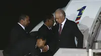 PM Malaysia, Najib Razak ketika tiba di Peru untuk menghadiri KTT APEC (AP)